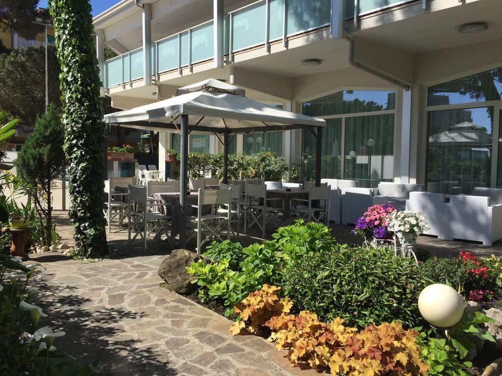 Hotel Sahara Milano Marittima Zewnętrze zdjęcie