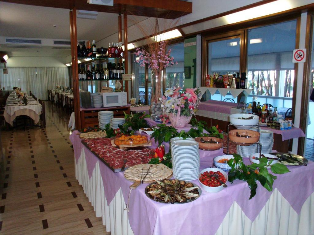 Hotel Sahara Milano Marittima Zewnętrze zdjęcie
