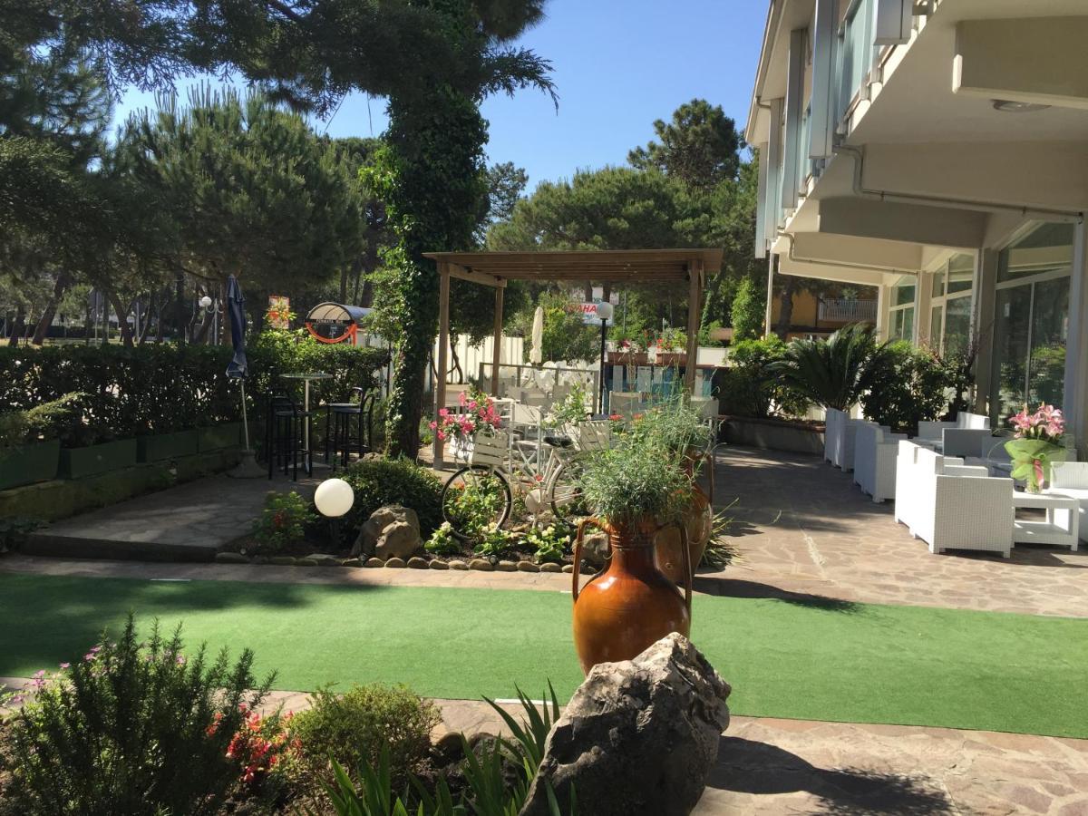 Hotel Sahara Milano Marittima Zewnętrze zdjęcie