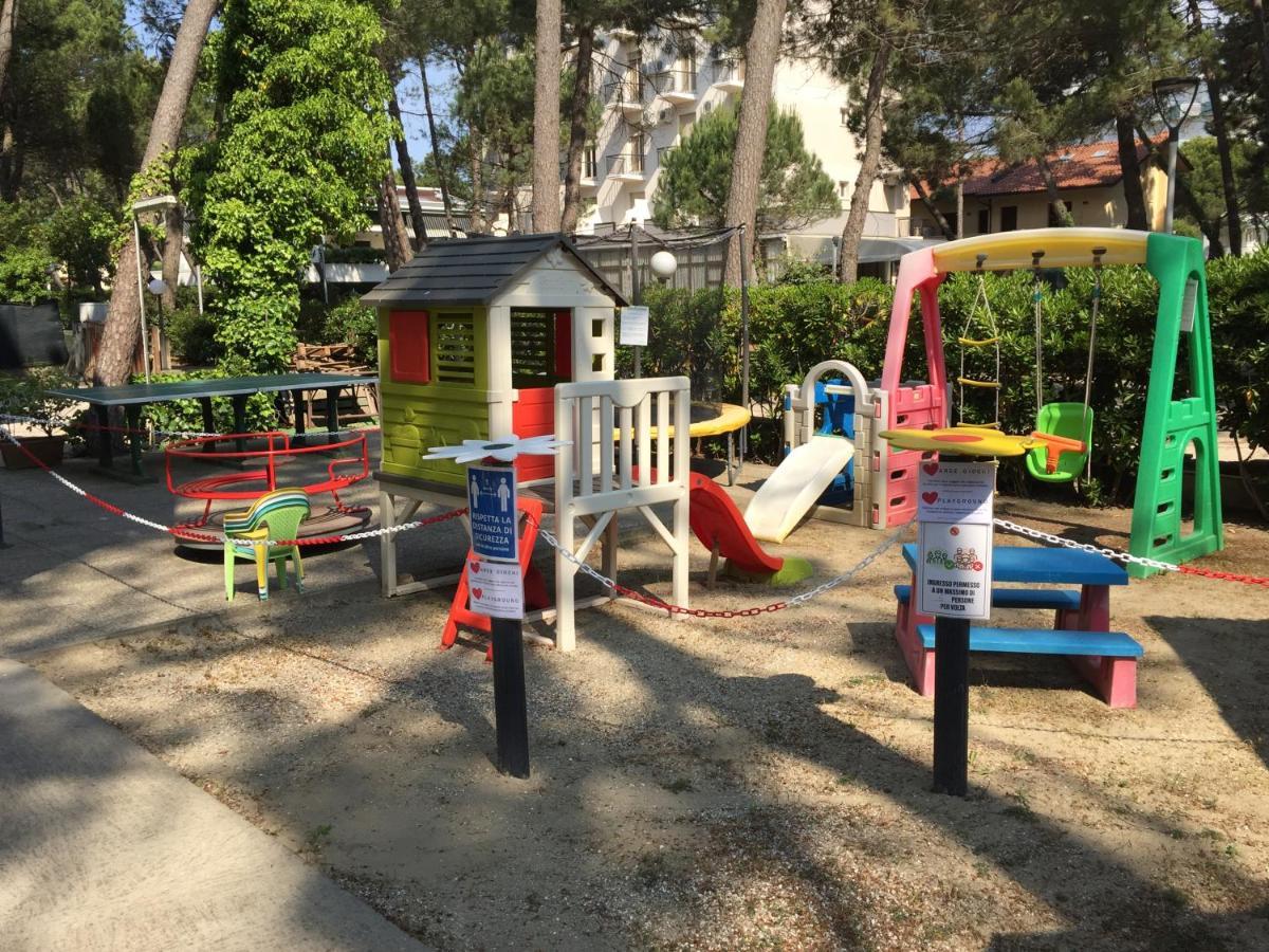Hotel Sahara Milano Marittima Zewnętrze zdjęcie